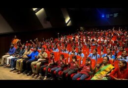 காவல்துறை சார்பில் ஏஜிஎஸ் திரையரங்கில் கக்கன் திரைப்படம் பள்ளி மாணவ மாணவிகளுக்கு காண்பிக்கப்பட்டது.